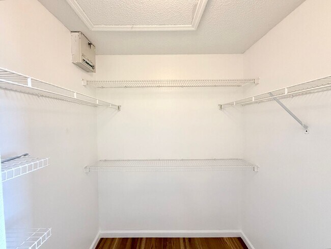 Building Photo - The perfect haven - 4Bedrooms / 2.5Bath family home at Orlando!