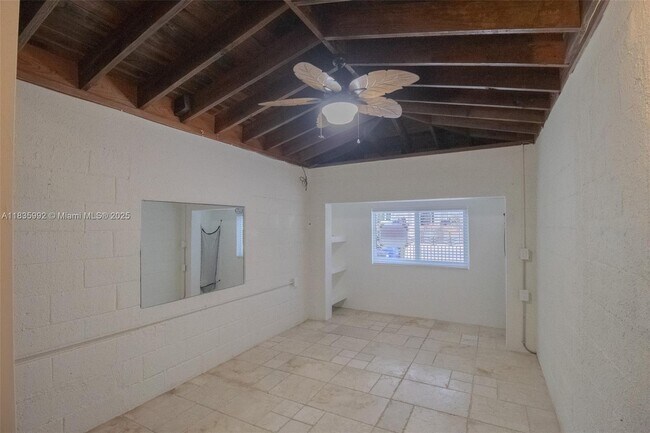 Building Photo - 3722 Royal Palm Ave