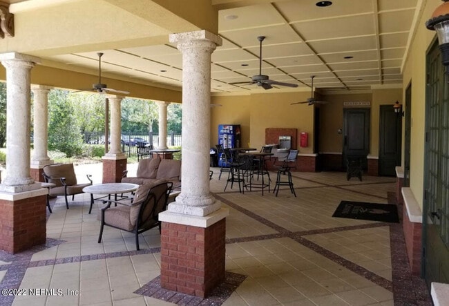 Building Photo - 732 Castledale Ct