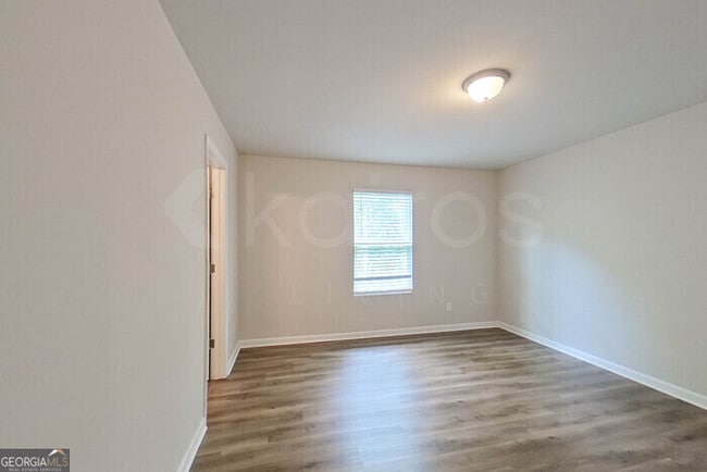Building Photo - 216 York Ln