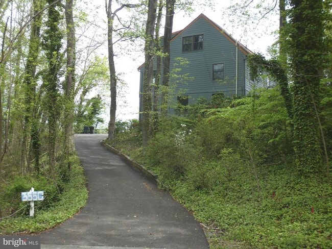 Building Photo - 3550 Bay View Dr