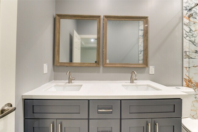 Building Photo - 1513 Sherl St