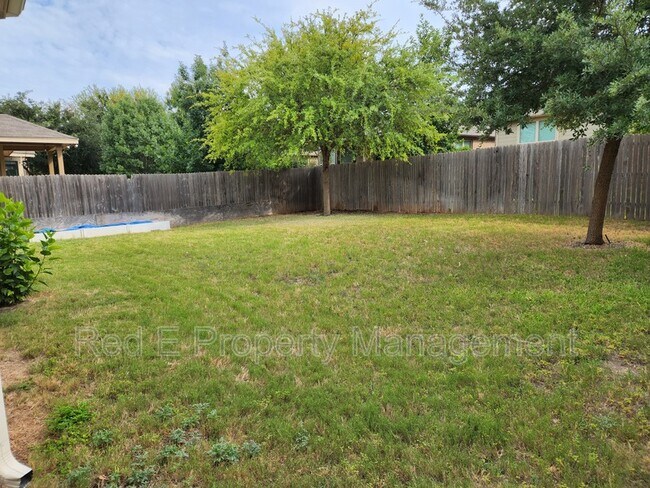 Building Photo - 1806 Ayleth Ave