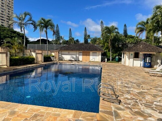 Building Photo - 1060 Kamehameha Hwy