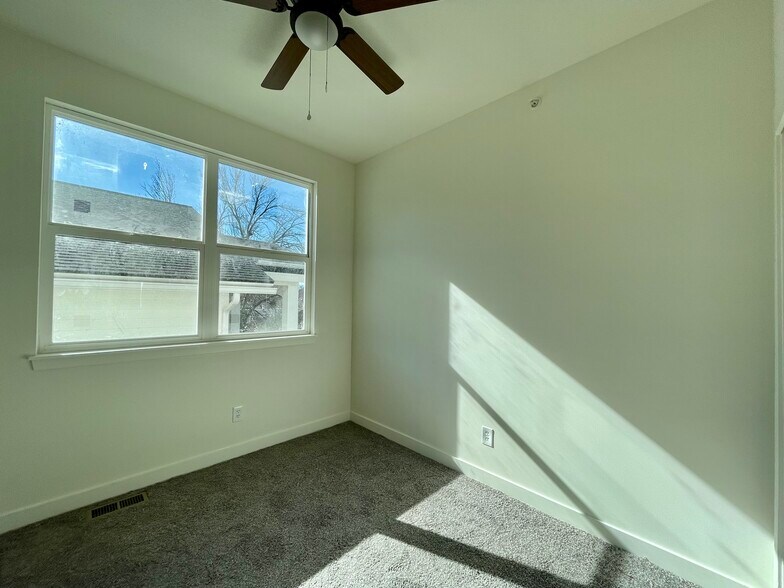 Building Photo - 4315 Holly St