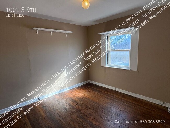 Building Photo - 1001 S 9th-