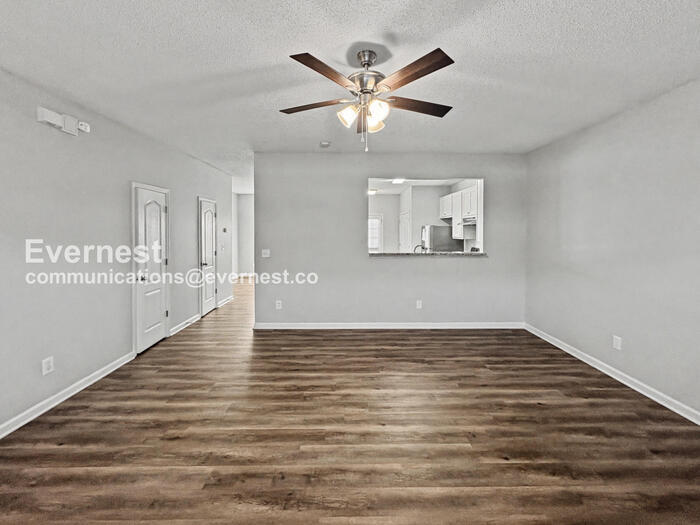 Building Photo - 8644 Thomas Ln