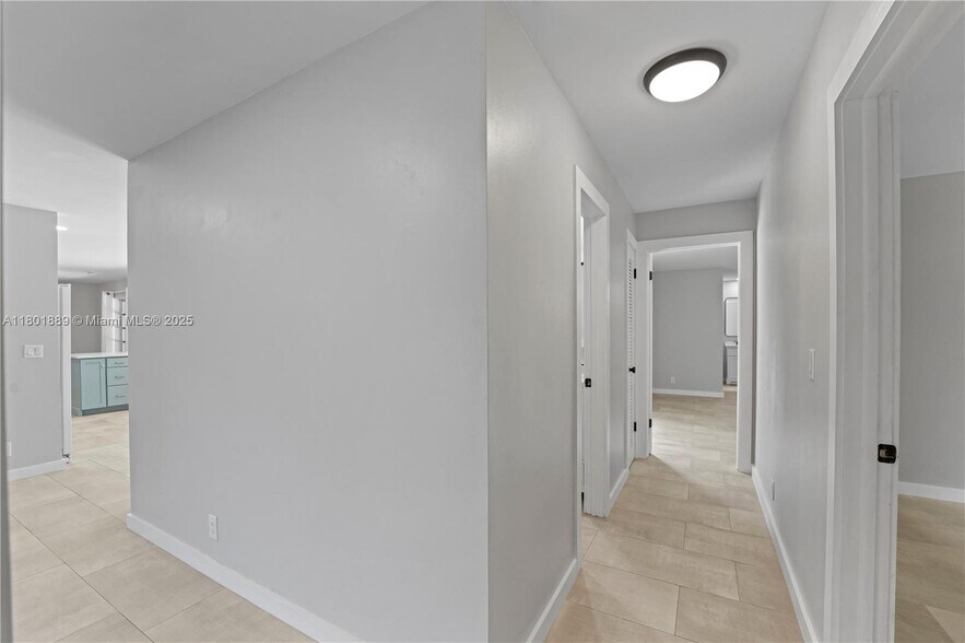 Building Photo - 2911 SW 108th Way