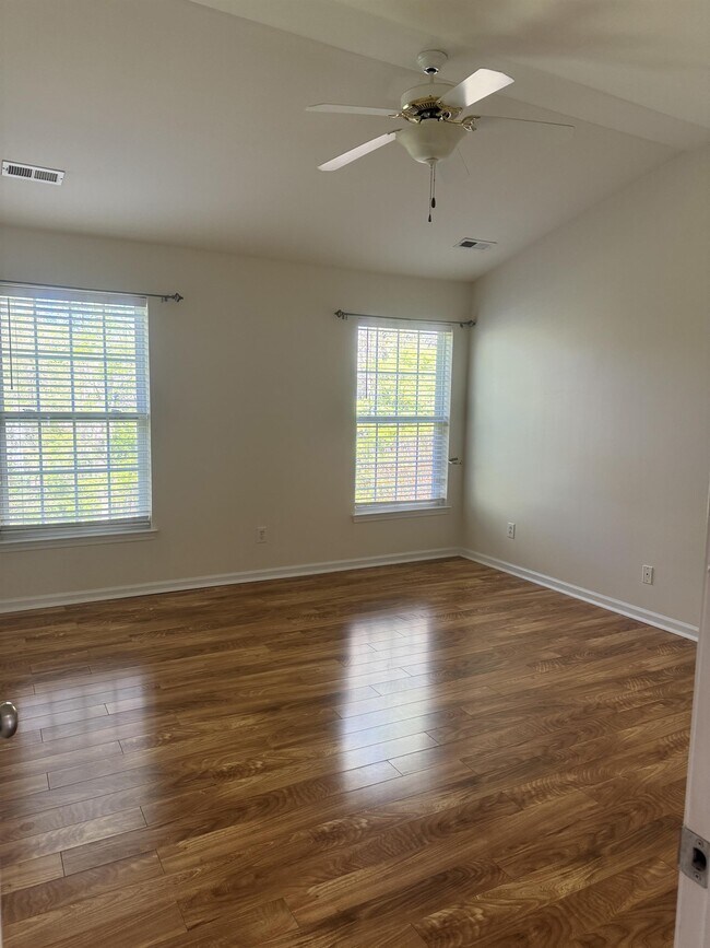 Building Photo - 1410 Juniper Hills Ln