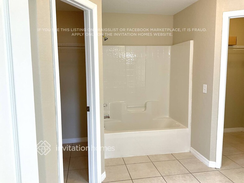 Building Photo - 7682 Canterbury Cir