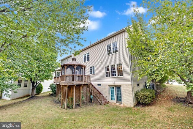 Building Photo - 10495 Wharfdale Pl