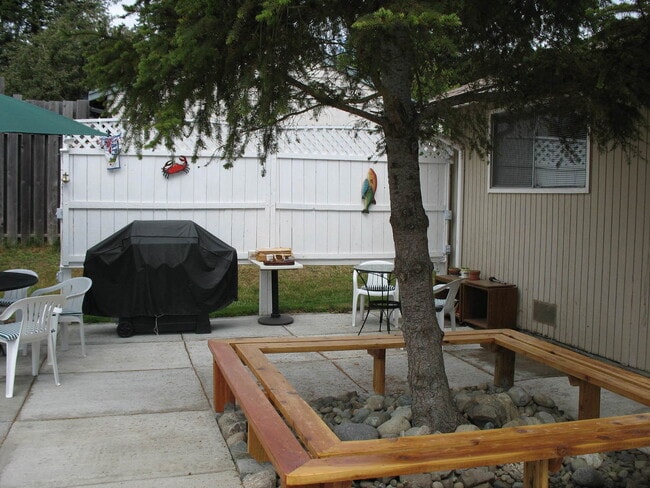 Building Photo - Fully Furnished Short Term Rental