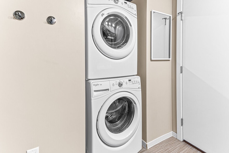 Building Photo - 201 S 1st St