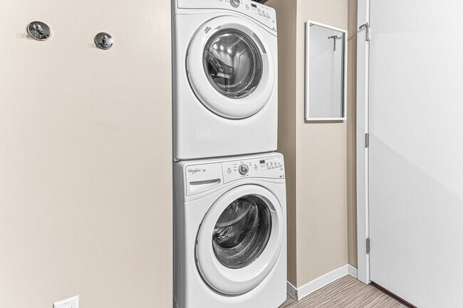 Building Photo - 201 S 1st St