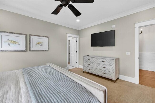 Building Photo - 1030 Village Oaks Ln