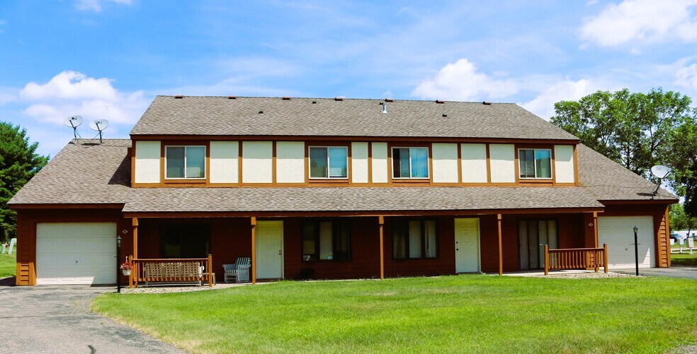 Building Photo - 1100 Mont Croix Dr