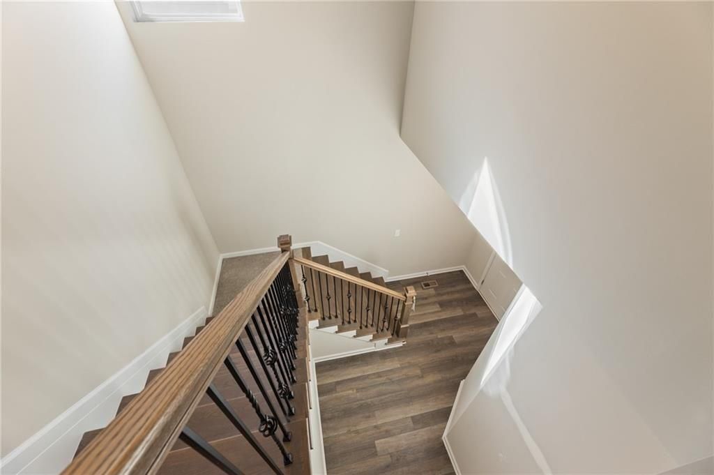 Building Photo - 978 Valley Rock Dr