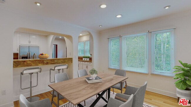Building Photo - 1011 N La Jolla Ave