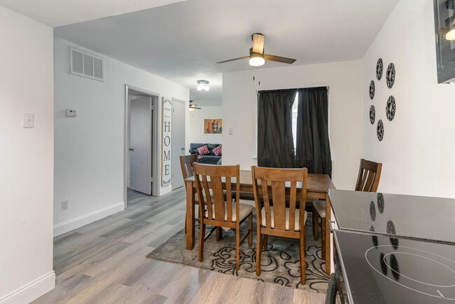 Building Photo - Fully Furnished and remodeled second floor...