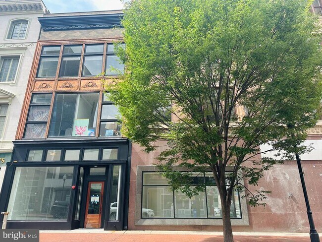Building Photo - 100 W Lexington St