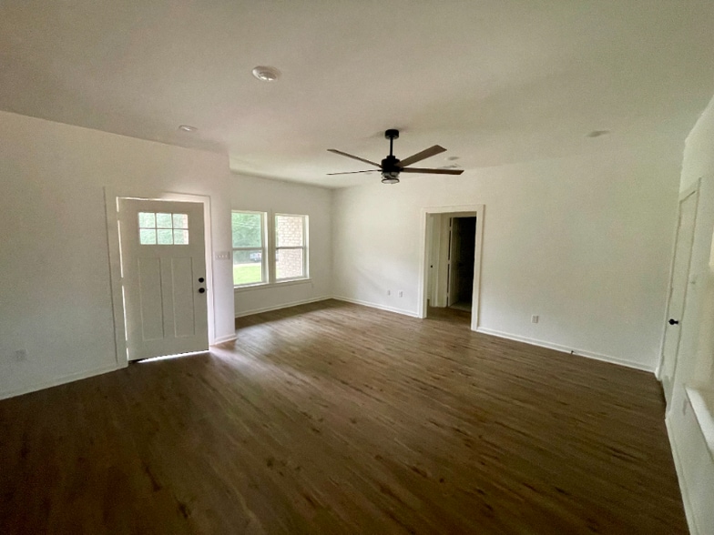 Building Photo - 18682 Porsche Dr