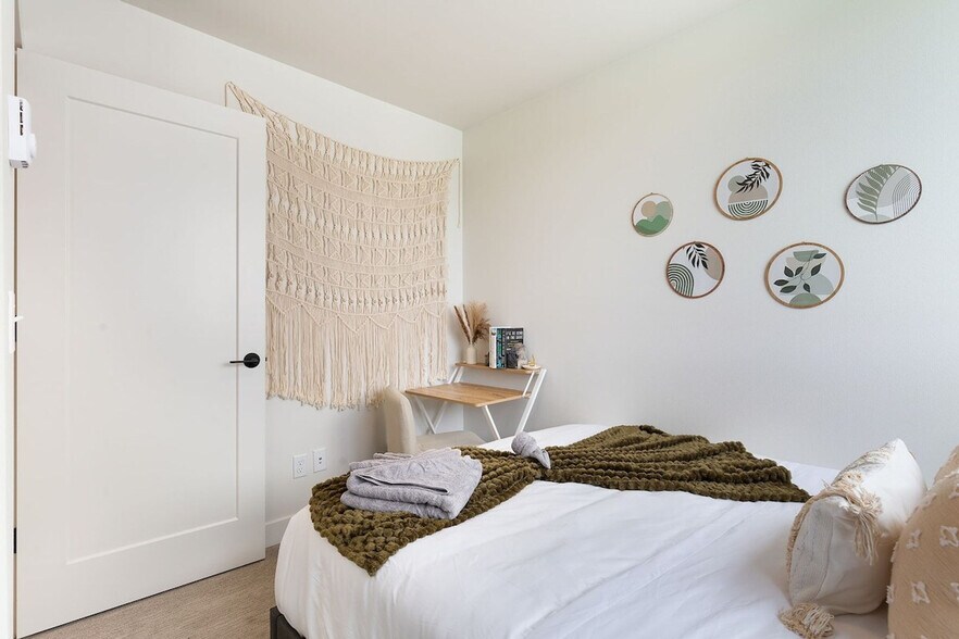 Building Photo - 65 W Dravus St