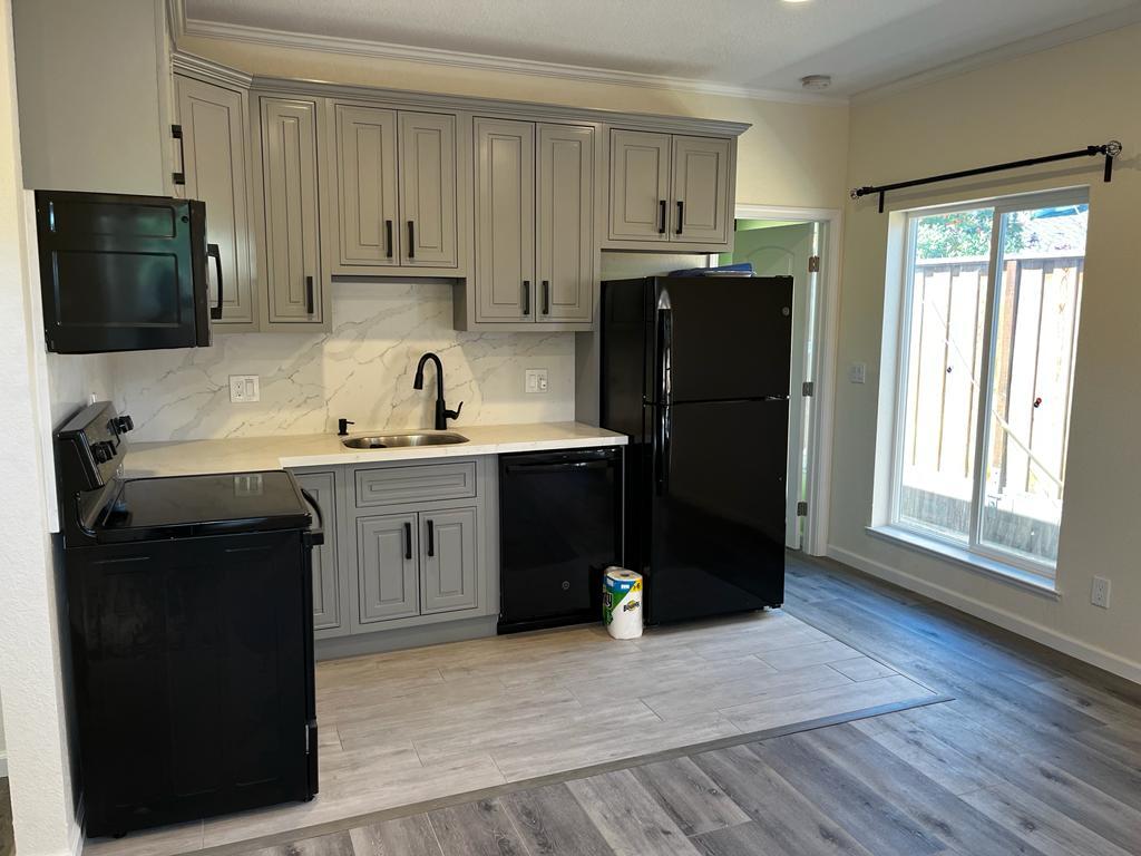 kitchen - 3120 Mauricia Ave