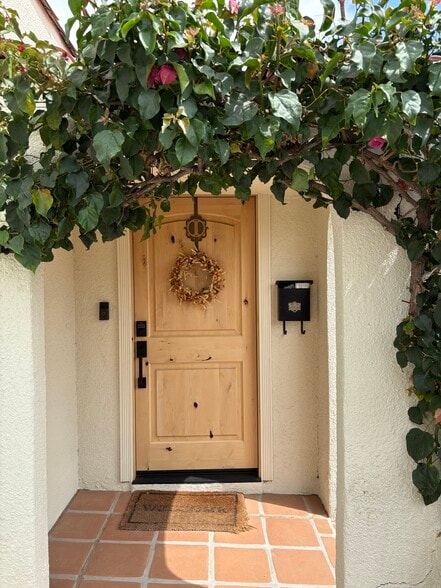 Main house front door - 3425 Buckingham Rd
