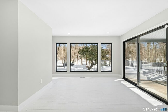 Building Photo - 95 Louises Ln