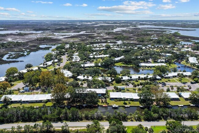 Building Photo - 11310 W Bayshore Dr