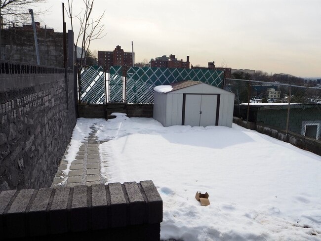 Building Photo - 1205 Hillside Pl