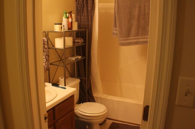 Building Photo - Lumpkin Square Apartments