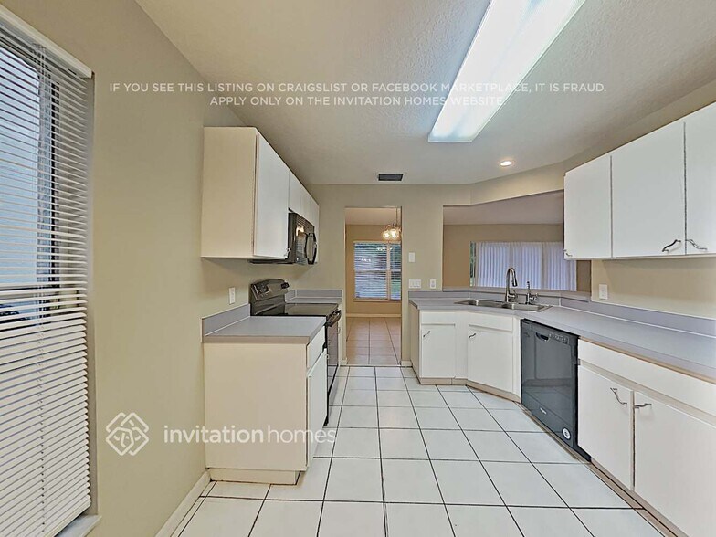 Building Photo - 4709 Rockingchair Dr