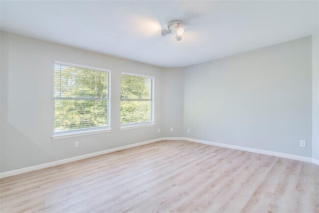 Building Photo - 13808 Lothian Dr