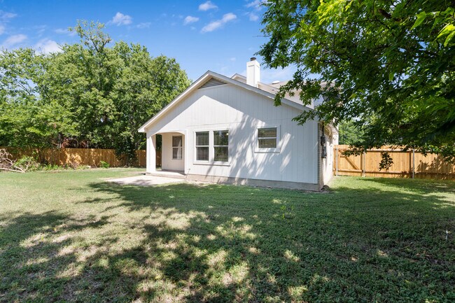 Building Photo - 1302 Crete Ln