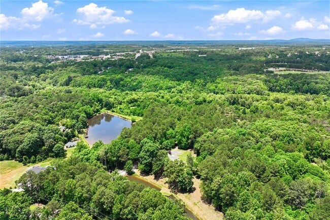 Building Photo - 3735 Smithtown Rd
