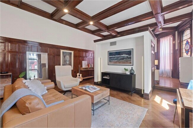 Building Photo - 240 9th St
