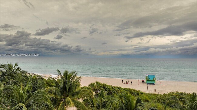 Building Photo - 6061 Collins Ave