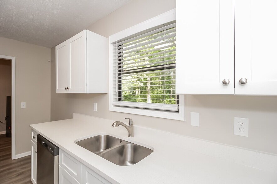 Building Photo - 3263 Mustang Dr