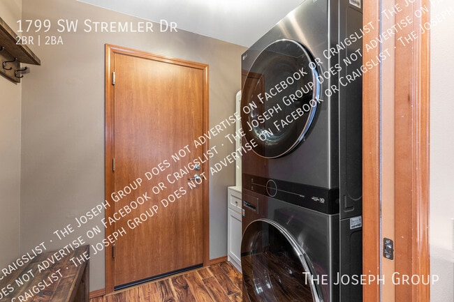 Building Photo - 1799 Stremler Dr