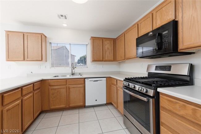 Building Photo - 6042 Highland Gardens Dr