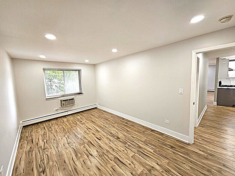 Building Photo - 568 Fairway View Dr