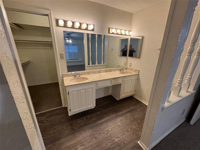 Building Photo - 2905 Woodlark Dr