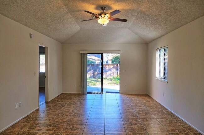 Building Photo - Single family home in Winter Park! 3/2 wit...