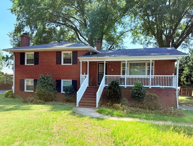 Building Photo - 7381 Barnette Ave