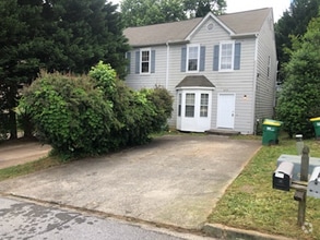 Building Photo - 6634 Meadow Rue Dr