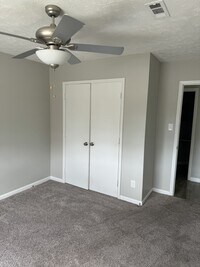 Building Photo - 835 Applewood Ln