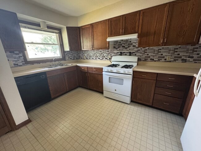 Building Photo - 2623 Capehart Ave