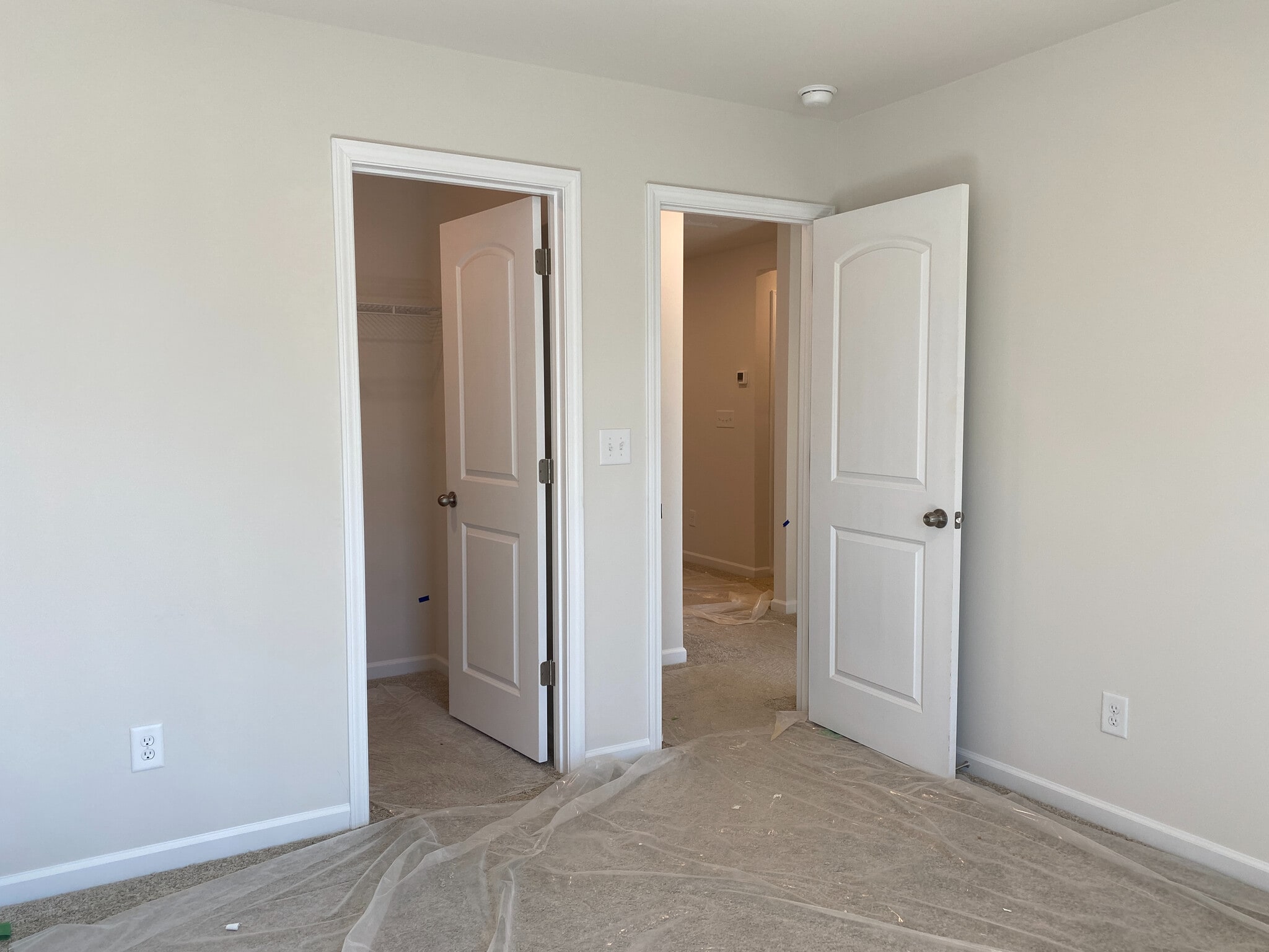 Building Photo - Room in Townhome on Planters Trace Ln