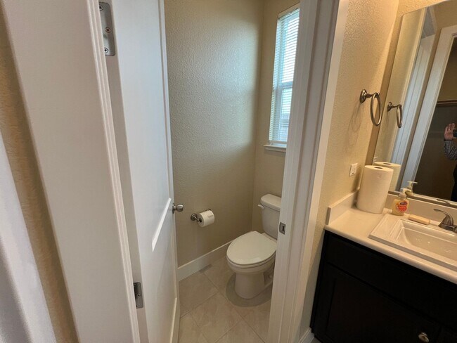 Building Photo - Brand new 3 bedroom single story home!